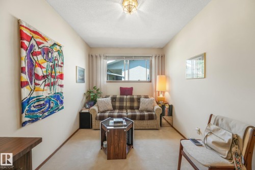 13911 86 Street Nw, Edmonton, AB - Indoor Photo Showing Other Room