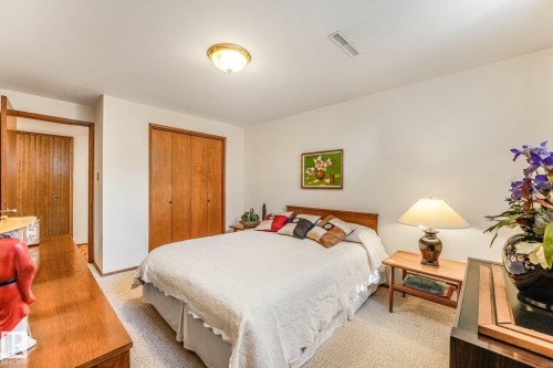 13911 86 Street Nw, Edmonton, AB - Indoor Photo Showing Bedroom