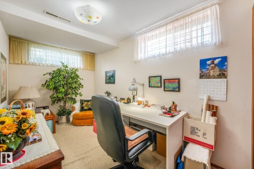 13911 86 Street Nw, Edmonton, AB - Indoor Photo Showing Office