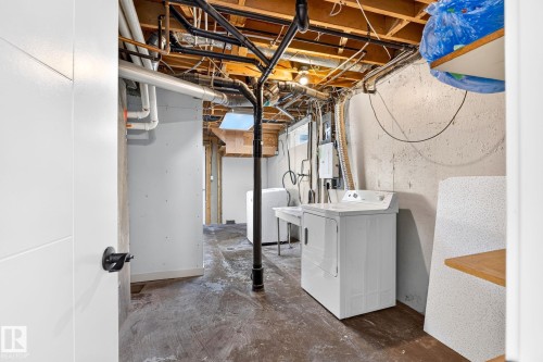 4 Glacier Crescent, Sherwood Park, AB - Indoor Photo Showing Laundry Room