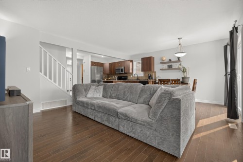 #10 85 Spruce Village Dr Dr, Spruce Grove, AB - Indoor Photo Showing Living Room
