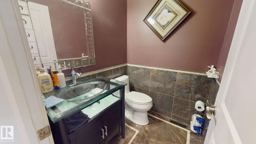 852 Wheeler Road Nw, Edmonton, AB - Indoor Photo Showing Bathroom