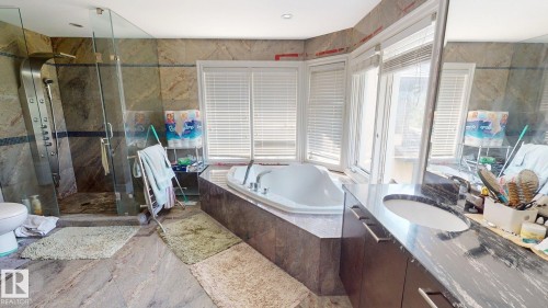 852 Wheeler Road Nw, Edmonton, AB - Indoor Photo Showing Bathroom