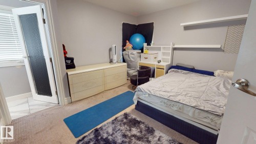 852 Wheeler Road Nw, Edmonton, AB - Indoor Photo Showing Bedroom