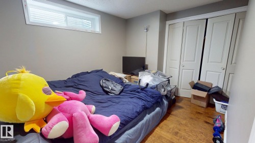 852 Wheeler Road Nw, Edmonton, AB - Indoor Photo Showing Bedroom