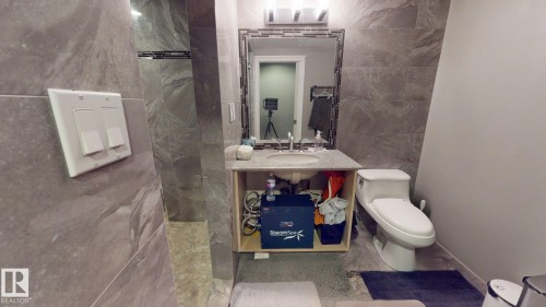 852 Wheeler Road Nw, Edmonton, AB - Indoor Photo Showing Bathroom