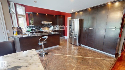 852 Wheeler Road Nw, Edmonton, AB - Indoor Photo Showing Kitchen