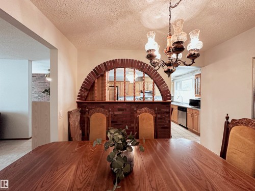 7 Graham Avenue, St. Albert, AB - Indoor Photo Showing Dining Room