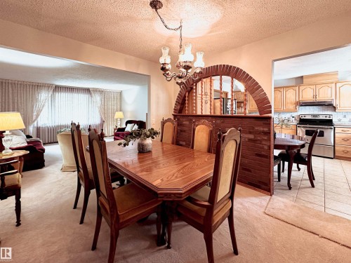 7 Graham Avenue, St. Albert, AB - Indoor Photo Showing Dining Room