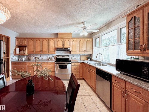 7 Graham Avenue, St. Albert, AB - Indoor Photo Showing Kitchen With Double Sink