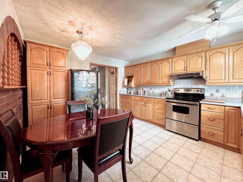 7 Graham Avenue, St. Albert, AB - Indoor Photo Showing Kitchen