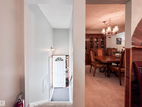 7 Graham Avenue, St. Albert, AB - Indoor Photo Showing Dining Room