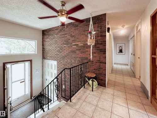 7 Graham Avenue, St. Albert, AB - Indoor Photo Showing Other Room