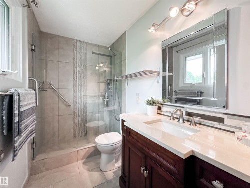 7 Graham Avenue, St. Albert, AB - Indoor Photo Showing Bathroom