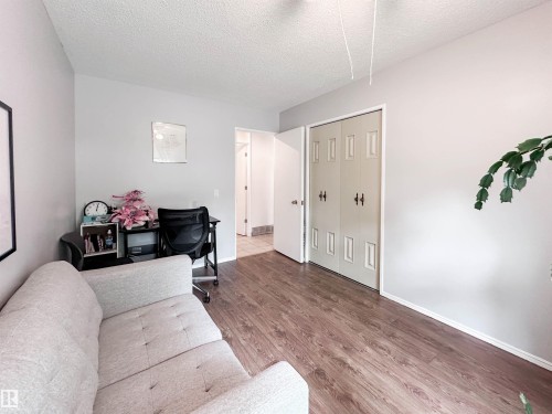 7 Graham Avenue, St. Albert, AB - Indoor