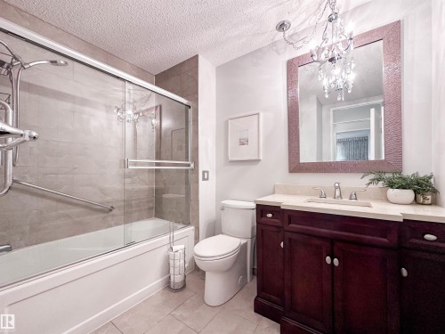 7 Graham Avenue, St. Albert, AB - Indoor Photo Showing Bathroom