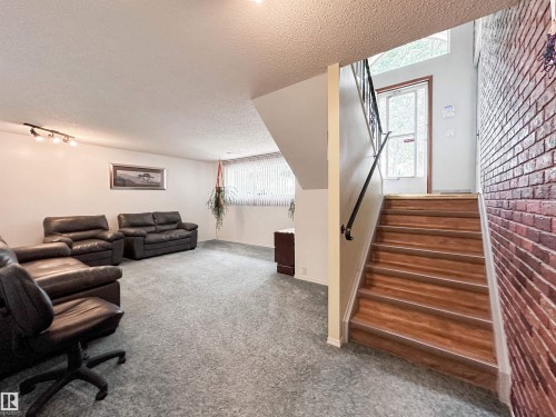 7 Graham Avenue, St. Albert, AB - Indoor Photo Showing Other Room
