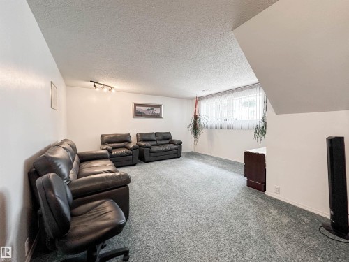 7 Graham Avenue, St. Albert, AB - Indoor