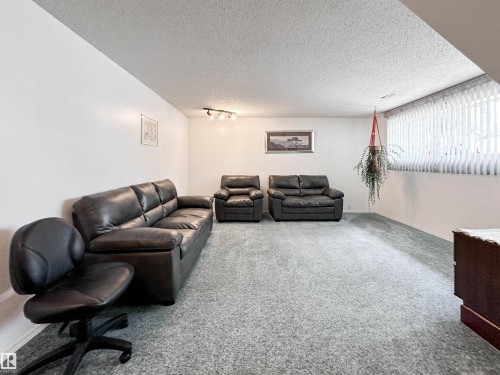 7 Graham Avenue, St. Albert, AB - Indoor Photo Showing Living Room