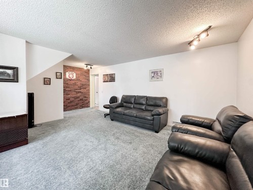 7 Graham Avenue, St. Albert, AB - Indoor