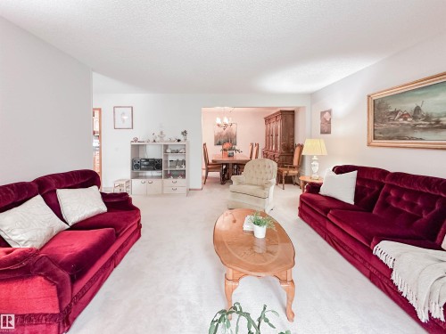 7 Graham Avenue, St. Albert, AB - Indoor Photo Showing Living Room