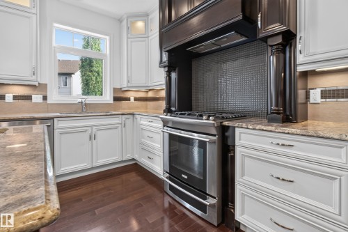 3308 Somerset Drive, Sherwood Park, AB - Indoor Photo Showing Kitchen With Upgraded Kitchen
