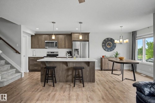 924 Morris Way, Leduc, AB - Indoor Photo Showing Kitchen With Upgraded Kitchen
