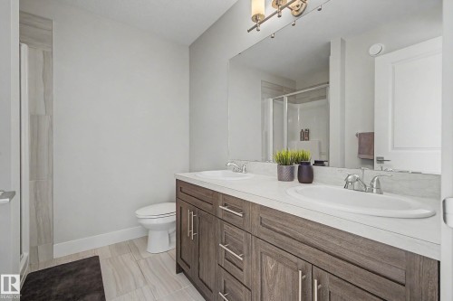 924 Morris Way, Leduc, AB - Indoor Photo Showing Bathroom