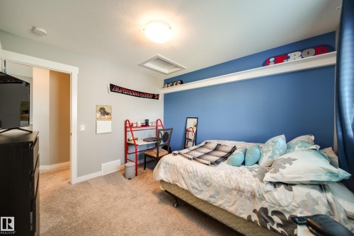 6305 167A Avenue Nw, Edmonton, AB - Indoor Photo Showing Bedroom