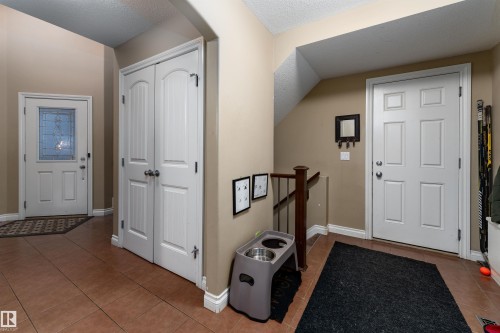 3514 Goodridge Bay Nw, Edmonton, AB - Indoor Photo Showing Other Room