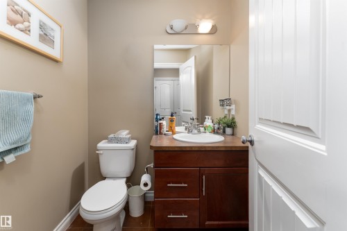 3514 Goodridge Bay Nw, Edmonton, AB - Indoor Photo Showing Bathroom