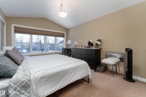 3514 Goodridge Bay Nw, Edmonton, AB - Indoor Photo Showing Bedroom