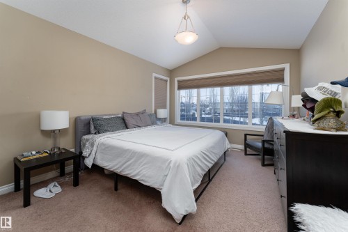 3514 Goodridge Bay Nw, Edmonton, AB - Indoor Photo Showing Bedroom