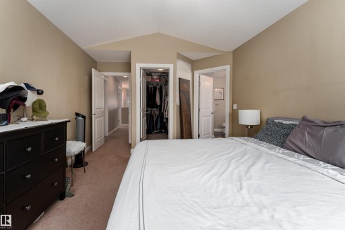 3514 Goodridge Bay Nw, Edmonton, AB - Indoor Photo Showing Bedroom