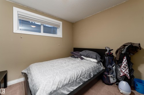3514 Goodridge Bay Nw, Edmonton, AB - Indoor Photo Showing Bedroom