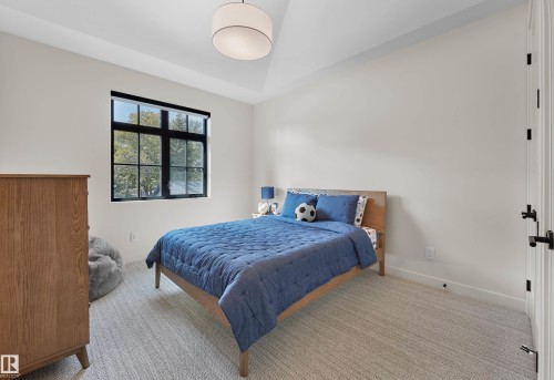10534 139 Street Nw, Edmonton, AB - Indoor Photo Showing Bedroom