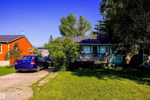 8945 150 Street Nw, Edmonton, AB - Outdoor