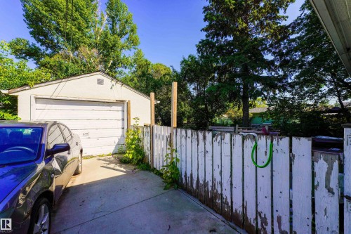 8945 150 Street Nw, Edmonton, AB - Outdoor