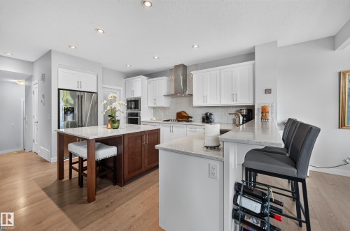 14 Sunbury Place, Sherwood Park, AB - Indoor Photo Showing Kitchen With Upgraded Kitchen