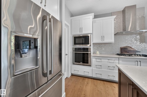 14 Sunbury Place, Sherwood Park, AB - Indoor Photo Showing Kitchen With Stainless Steel Kitchen With Upgraded Kitchen