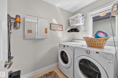 14 Sunbury Place, Sherwood Park, AB - Indoor Photo Showing Laundry Room