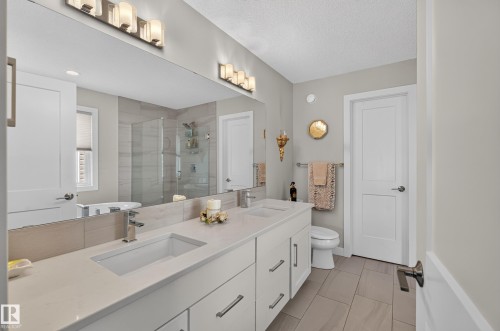 14 Sunbury Place, Sherwood Park, AB - Indoor Photo Showing Bathroom