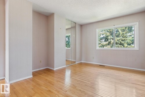198 Tudor Lane Nw, Edmonton, AB - Indoor Photo Showing Other Room