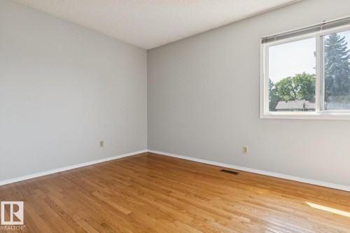 198 Tudor Lane Nw, Edmonton, AB - Indoor Photo Showing Other Room