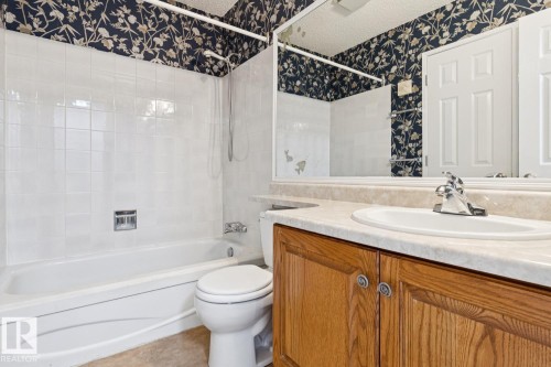 198 Tudor Lane Nw, Edmonton, AB - Indoor Photo Showing Bathroom