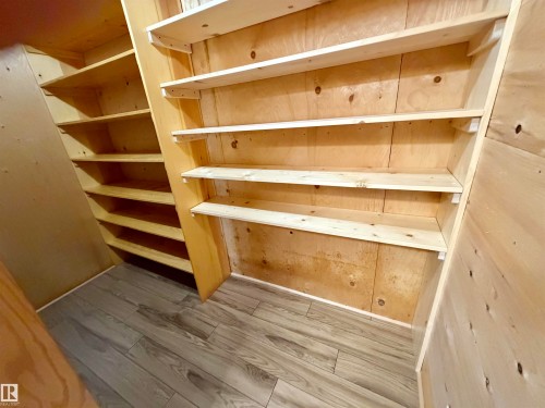 Cold Storage - 54046 Rge Road 213, Rural Strathcona County, AB - Indoor