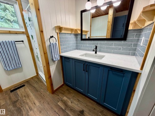 54046 Rge Road 213, Rural Strathcona County, AB - Indoor Photo Showing Bathroom