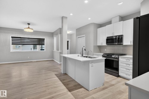 17928 62 Street Nw, Edmonton, AB - Indoor Photo Showing Kitchen