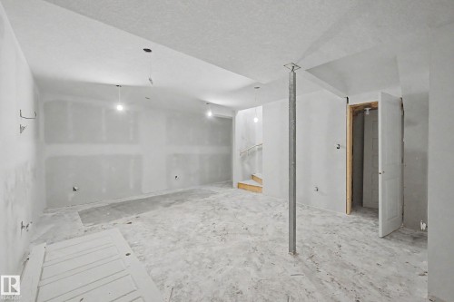 17928 62 Street Nw, Edmonton, AB - Indoor