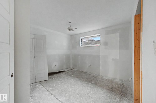 17928 62 Street Nw, Edmonton, AB - Indoor Photo Showing Other Room